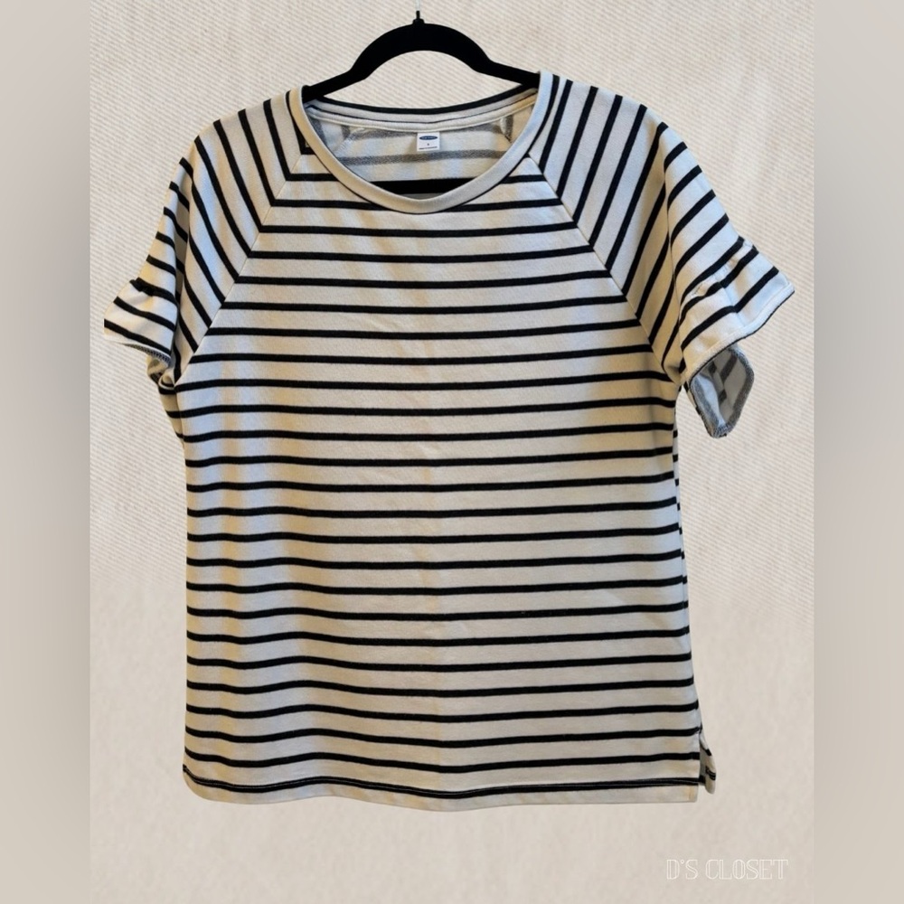 Old Navy Striped Black and White T-Shirt